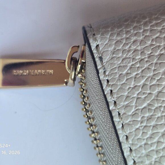 MICHAEL KORS PEBBLE LEATHER CROSSBODY & WALLET - Picture 6 of 15